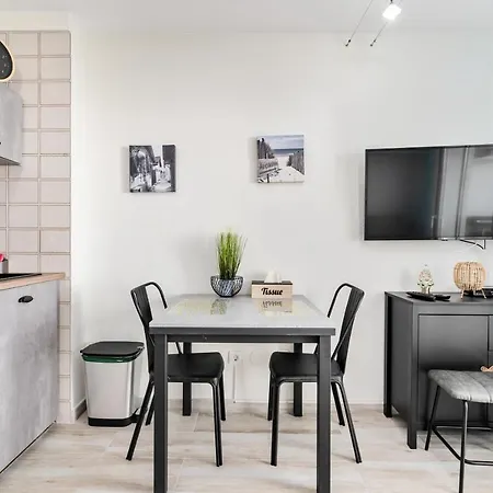 Welcs Apartamento 045 Emp Frente Al Canal *